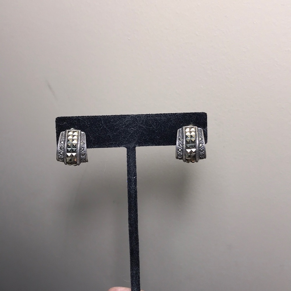 Gorgeous sterling silver earrings